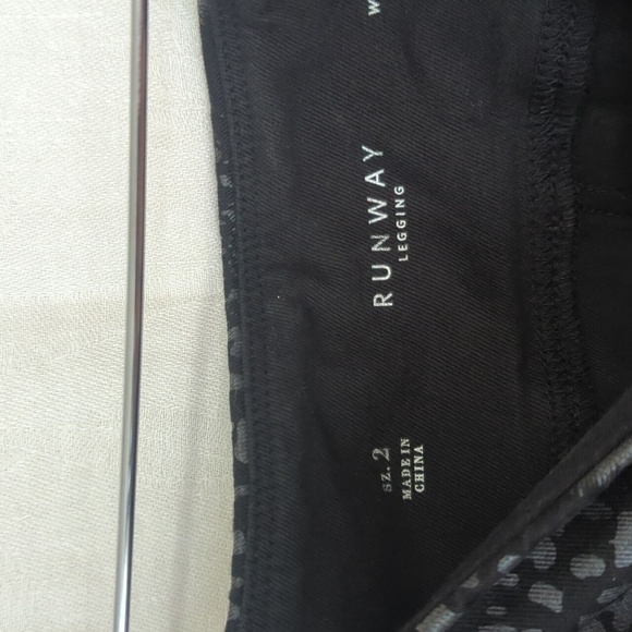 White House Black Market Runway Legging Black Metallic Abstract Animal Print - Picture 3 of 6